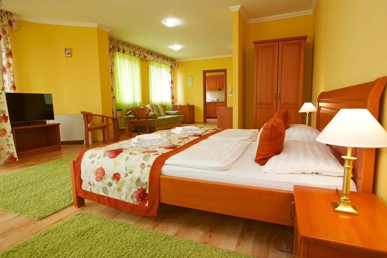 Hotel Járja Hajdúszoboszló Exterior foto